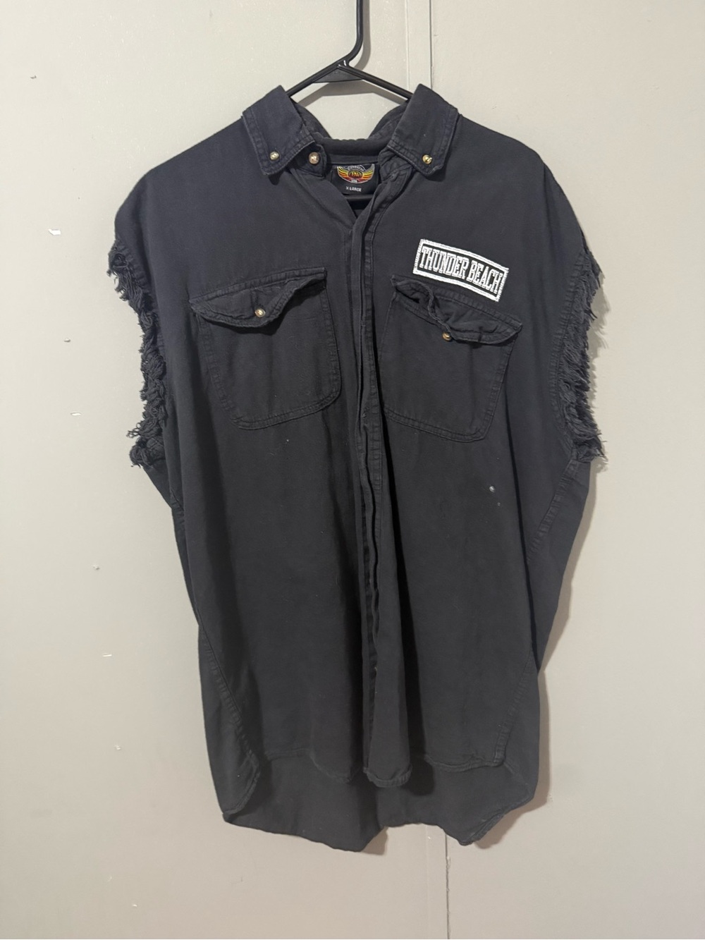 Thunder beach Black Sleeveless Button-Down Shirt
